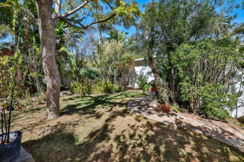 Spacious Unique Italian Villa 20-min Walk To The Beach