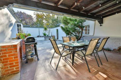 Spacious Unique Italian Villa 20-min Walk To The Beach
