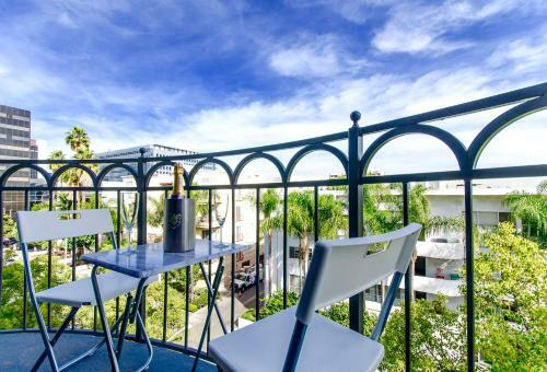 Apartamento Beverly Hills Adjacent 2-bedroom Penthouse