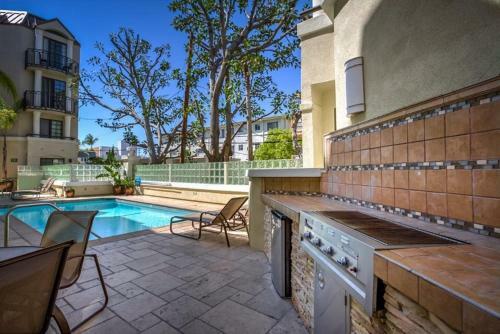 Apartamento Beverly Hills Adjacent 2-bedroom Penthouse