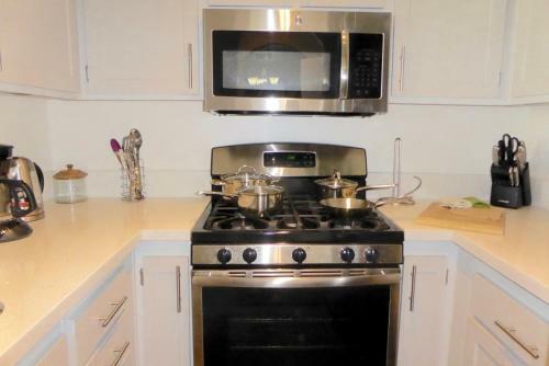 Apartamento Beverly Hills Adjacent 2-bedroom Penthouse