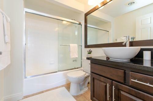 Apartamento Beverly Hills Adjacent 2-bedroom Penthouse