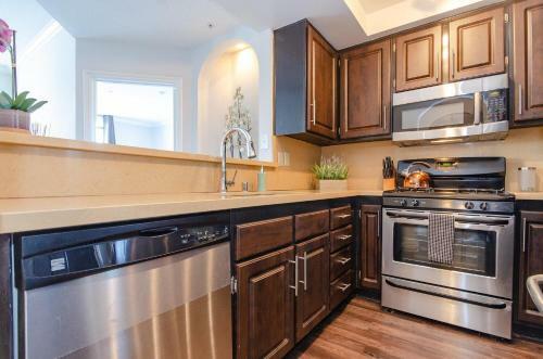 Apartamento Beverly Hills Adjacent 2-bedroom Penthouse