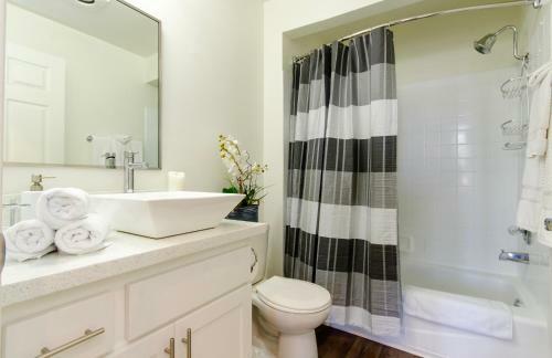 Apartamento Beverly Hills Adjacent 2-bedroom Penthouse