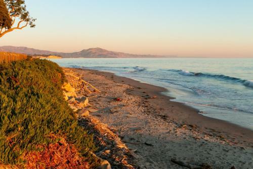New Listing! Palatial Beachfront Estate With Casita Home