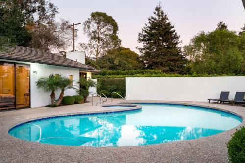 New Listing! Palatial Beachfront Estate With Casita Home