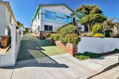 Stunning Monterey Home With Views Right On The Bay!
