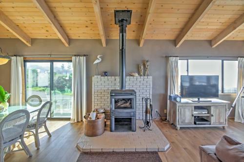 Sea Bs Irish Beach Getaway With Deck And Ocean View