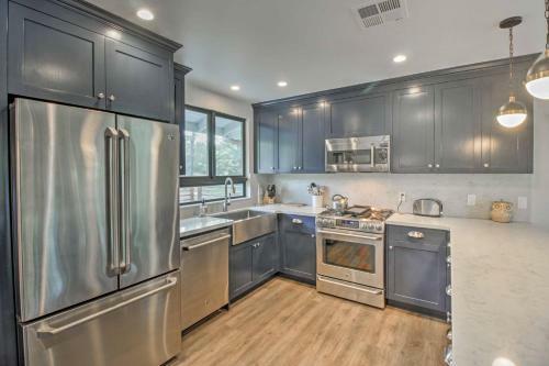 Luxe Manchester Home With Hot Tub And Partial Sea View!
