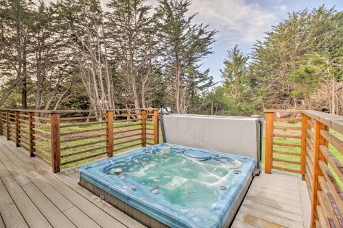 Luxe Manchester Home With Hot Tub And Partial Sea View!