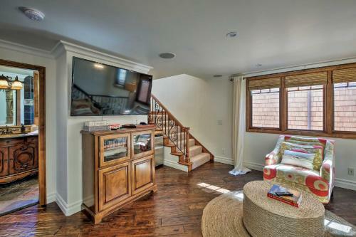 Luxury Newport Beach Getaway - 1 Block From Shore!