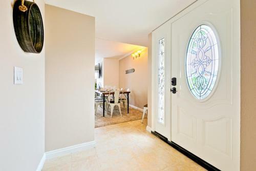 Nb-1126a-newport Beach Condo Delight