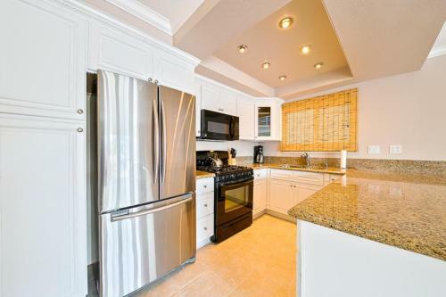 Nb-1126a-newport Beach Condo Delight