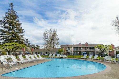 Apartamento Sleek Condo Within Silverado Community - Pool, Dining Condo