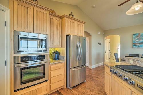 Murphys Retreat With Canyon Views And Game Room