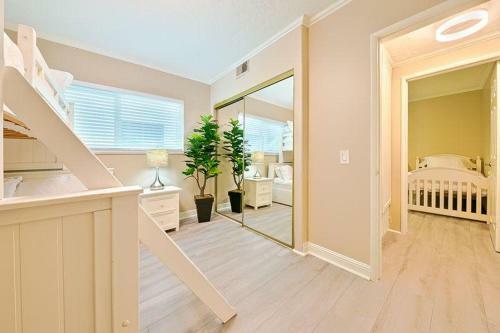 Lower Beach Front Escape Unit A