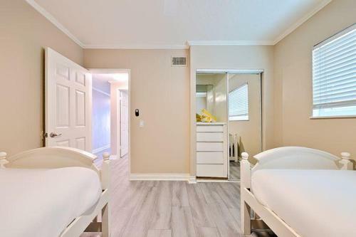 Lower Beach Front Escape Unit A