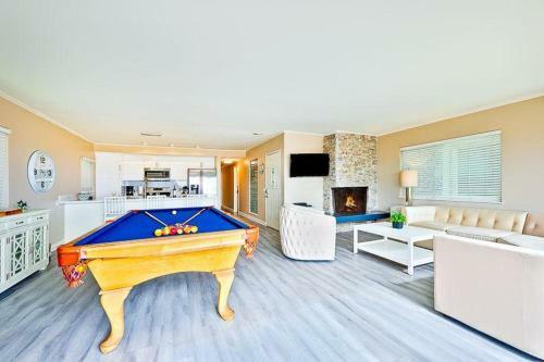 Lower Beach Front Escape Unit A