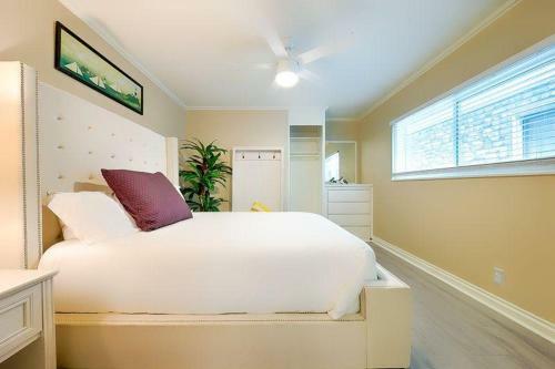Lower Beach Front Escape Unit A