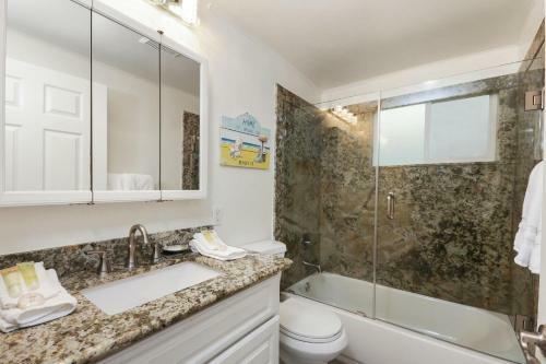 Lower Beach Front Escape Unit A