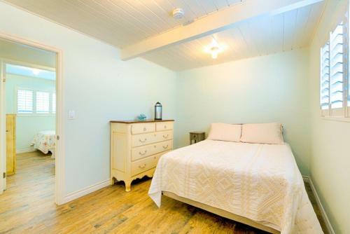 Nb-126b - Modern Newport Beach Condo