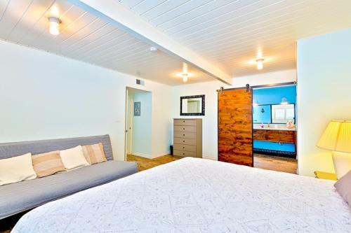 Nb-126b - Modern Newport Beach Condo