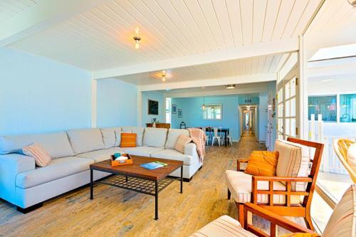 Nb-126b - Modern Newport Beach Condo