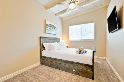 Nb-1126-2 - Newport Beach Delight II
