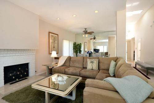 Casa Blanca Serenity By Oranj Palm