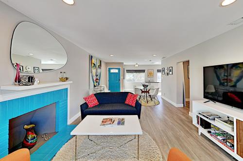 All-new Mountain-view Home - Private Pool & Spa Home
