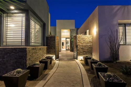 Casa Sonora Grande With Golf Course Views By Oranj Palm
