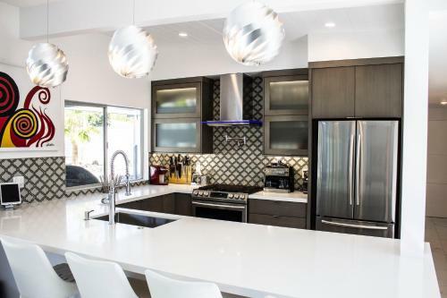 Ultra-luxury Mid-century Alexander, 3 Bed/ 3 Bath