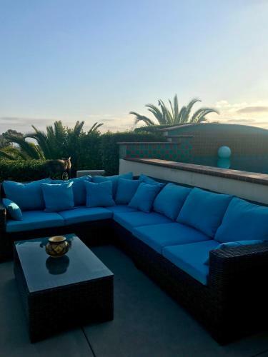 Hostal Spacious Guest House, Pool & Spa, Close To Beach!