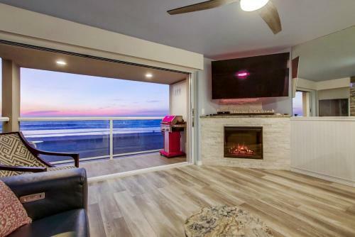 2 Floors Of Ocean Front, 2 Exclusive Patios, AC