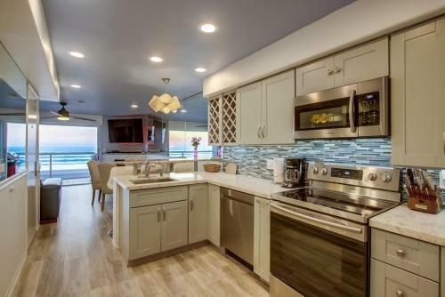 2 Floors Of Ocean Front, 2 Exclusive Patios, AC