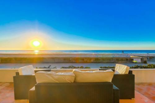 2 Floors Of Ocean Front, 2 Exclusive Patios, AC