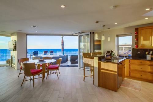 2 Floors Of Ocean Front, Penthouse Plus 2nd Level, AC