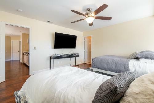 Luxurious Home Only 1 Mile From Del Mar Beach Home