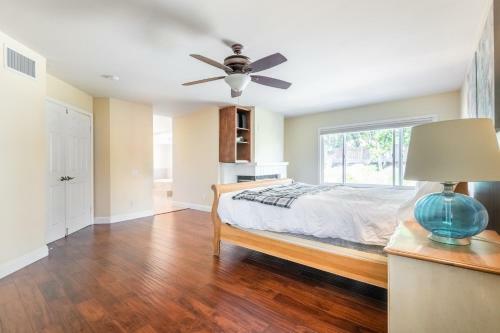 Luxurious Home Only 1 Mile From Del Mar Beach Home