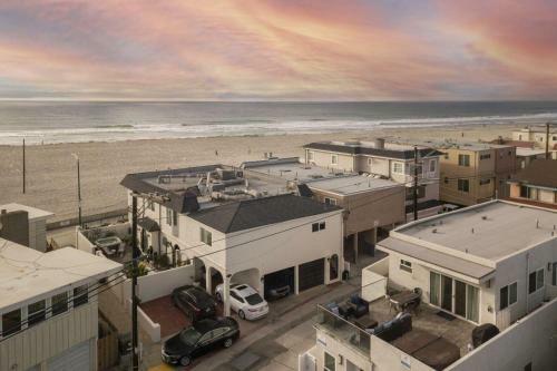 Shoreline - Spectacular Beachfront Abode W Fire Pit, Spa & Pool Table