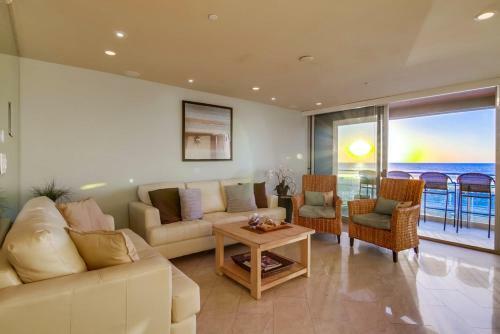 Ocean Front, 2 Private View Decks In Heart Of Mb
