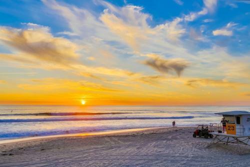 2 Levels Of Ocean Front, Largest Townhome, AC