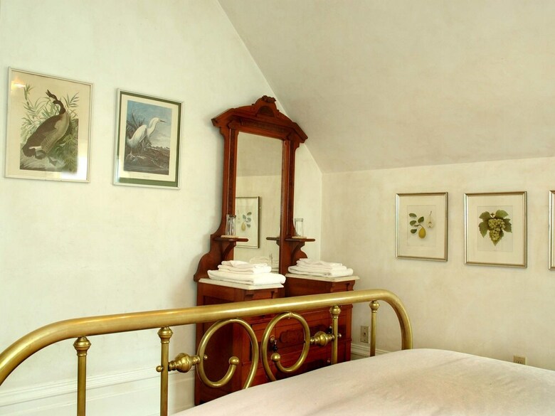 Chateau Tivoli Bed And Breakfast