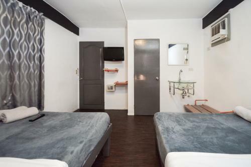 Island Nook Hotel