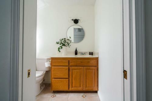 Clementine - Bright Modern Retreat W Pool & Large Patio
