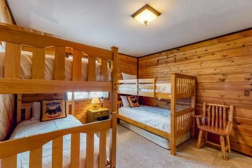 Hillside Creek Cabin