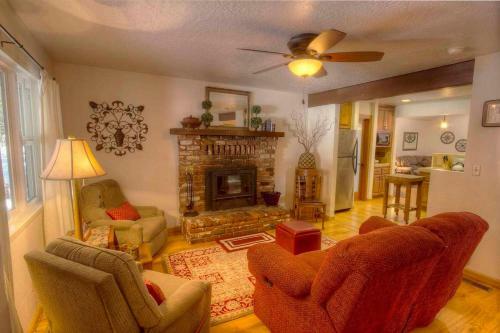 Breezy Pines Cabin By Lake Tahoe Accommodations