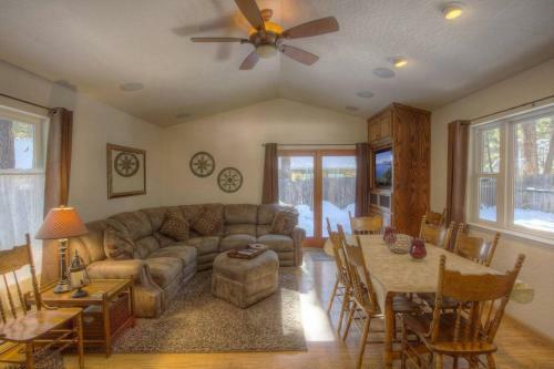 Breezy Pines Cabin By Lake Tahoe Accommodations
