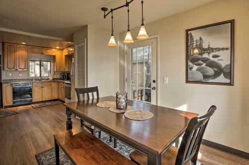 Lakefront Living With On-site Beach 8 Mi To Ski