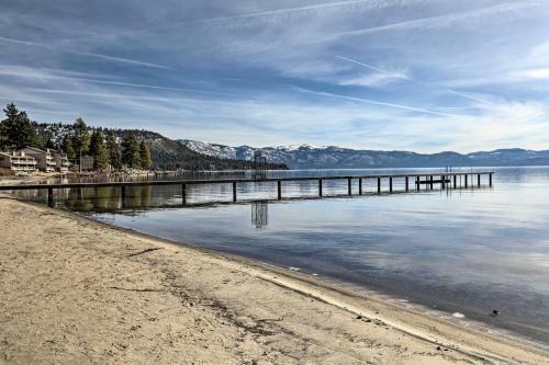 Lakefront Living With On-site Beach 8 Mi To Ski